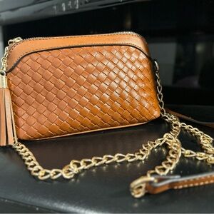 Woven Tan Crossbody Bag with Gold Chain